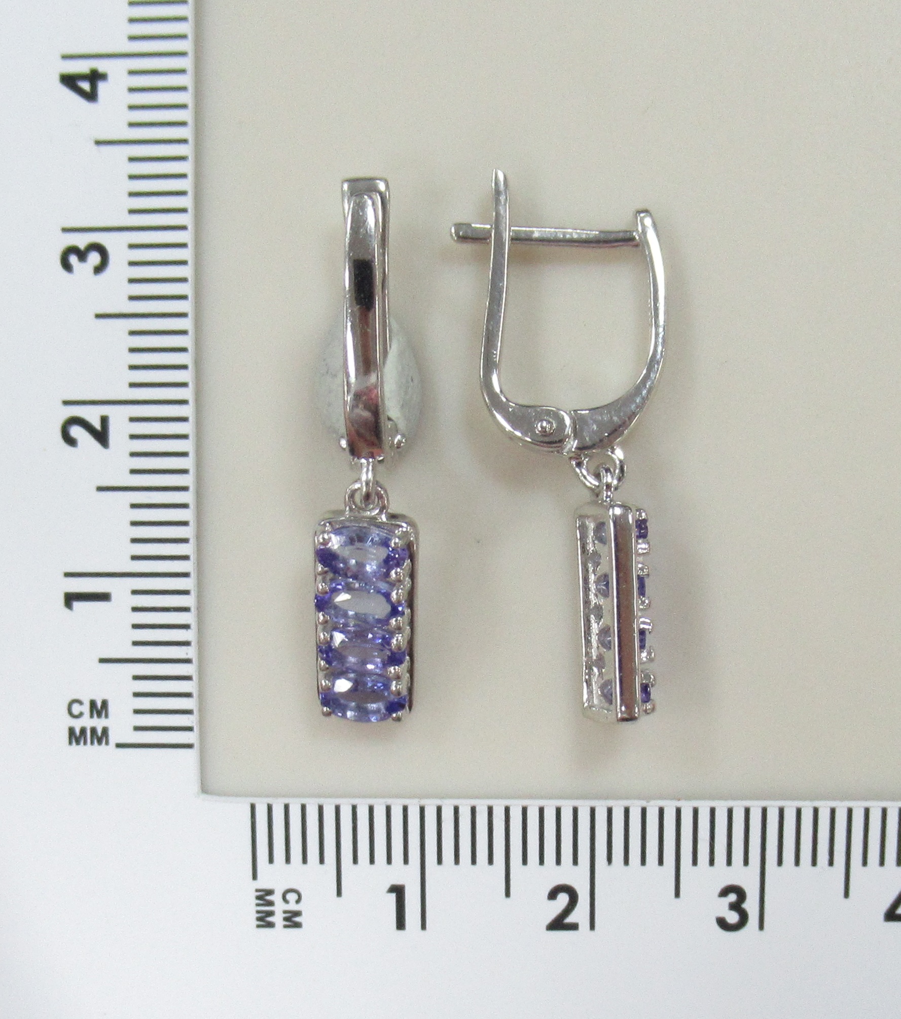 Серебряные серьги с танзанитами